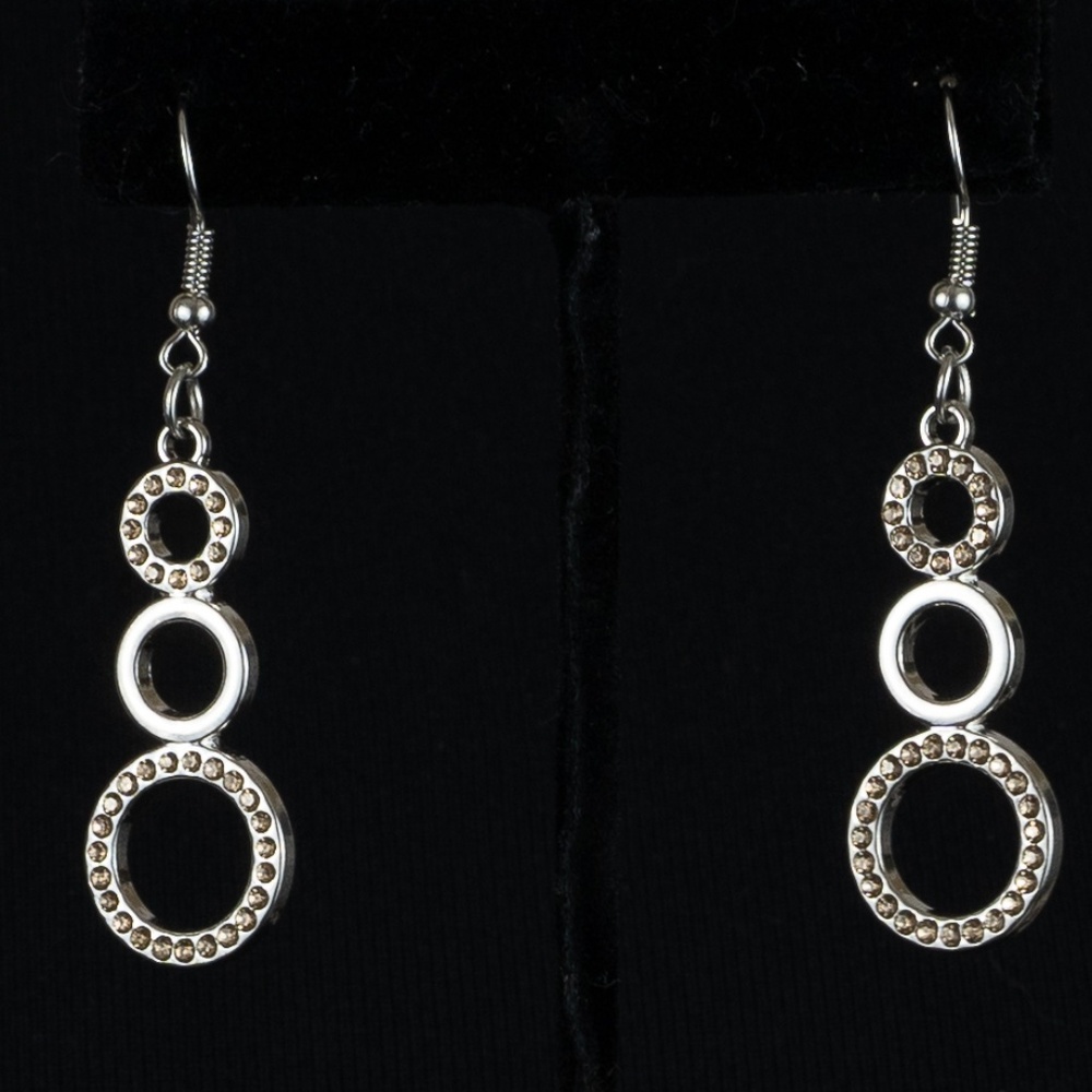 Dangling earings